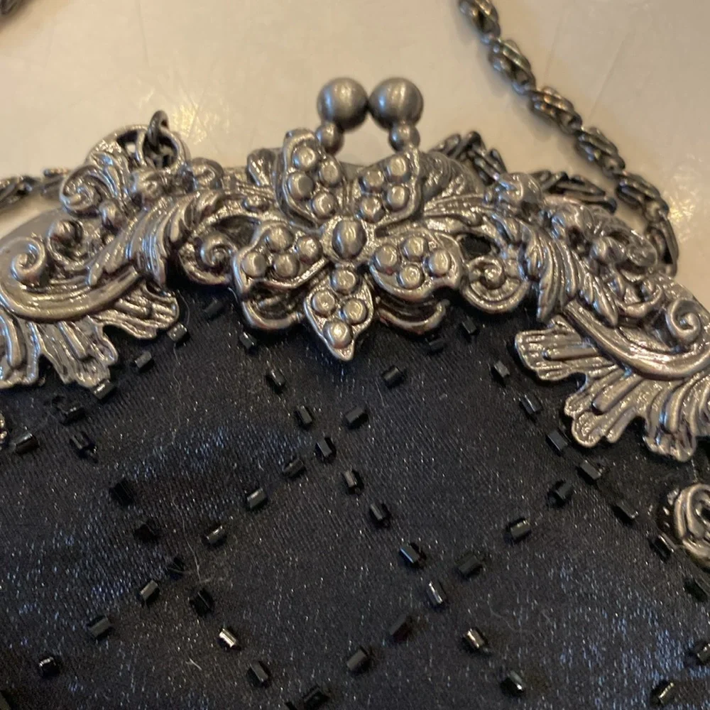 Jessica McClintock Small Ladies Clutch Purse. ‎ Beaded.  Black Lining.